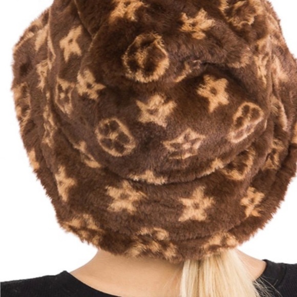 Cute Furry Bucket Hats…. - Picture 7 of 8